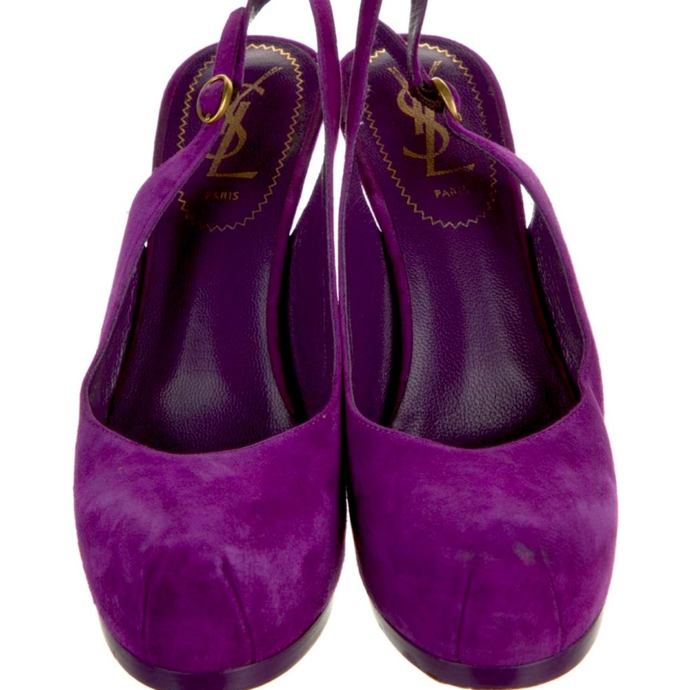 Suede pumps